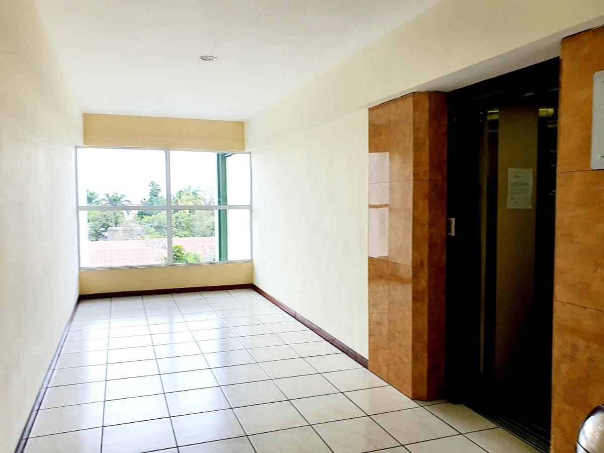 San Benito Flats Wifi 50Mg - 4 Huespedes - Parqueos Apartment San Salvador Bagian luar foto