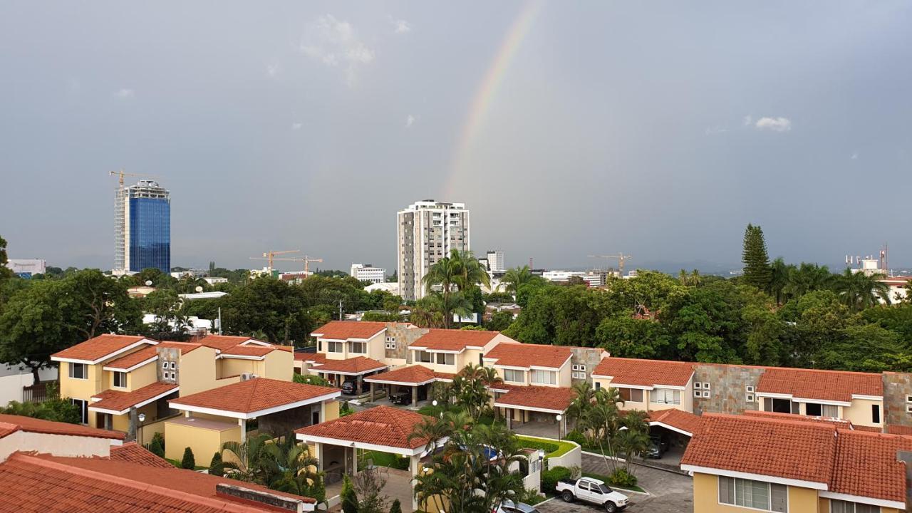 San Benito Flats Wifi 50Mg - 4 Huespedes - Parqueos Apartment San Salvador Bagian luar foto